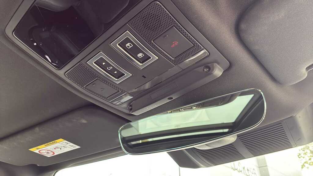 Land Rover Defender 90 D250 Hard Top S Green #34