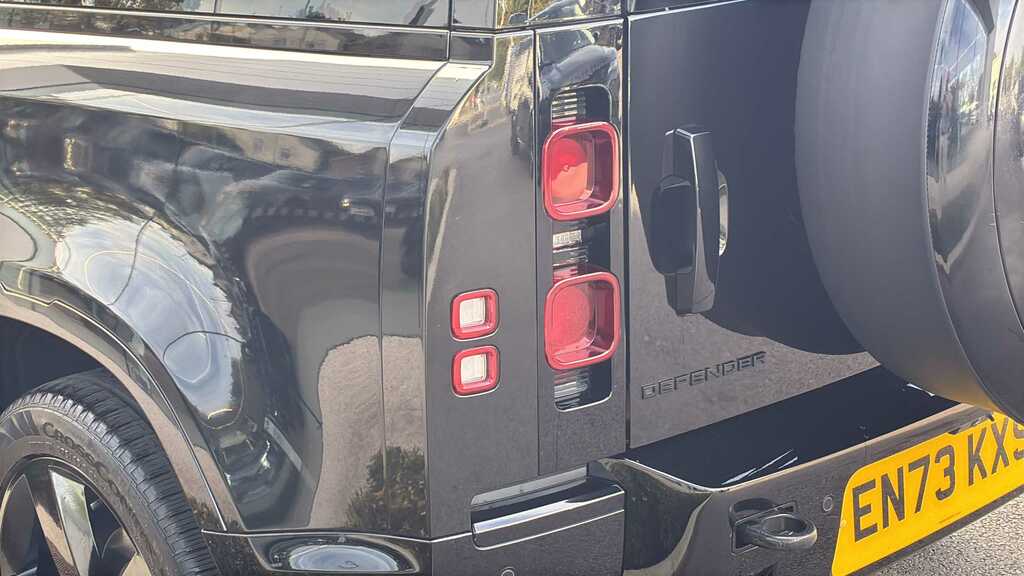 Land Rover Defender 90 D250 Hard Top S Green #19