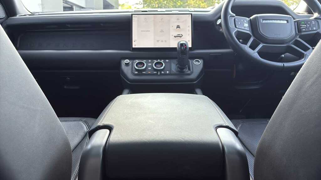Land Rover Defender 90 D250 Hard Top S Green #14