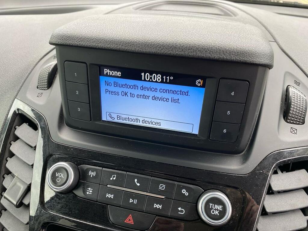 Ford Grand Tourneo Connect 1.5 Ecoblue 120 Active Powershift White #24