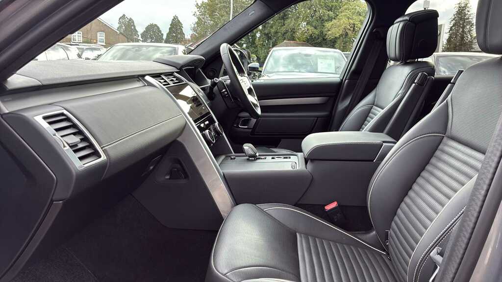 Land Rover Discovery 3.0 D300 Dynamic Hse #3
