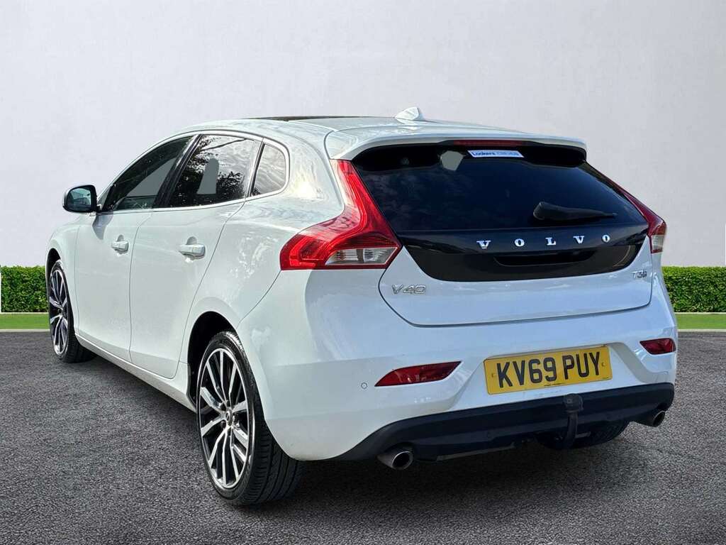 Volvo V40 T3 152 Inscription Edition Geartronic White #2
