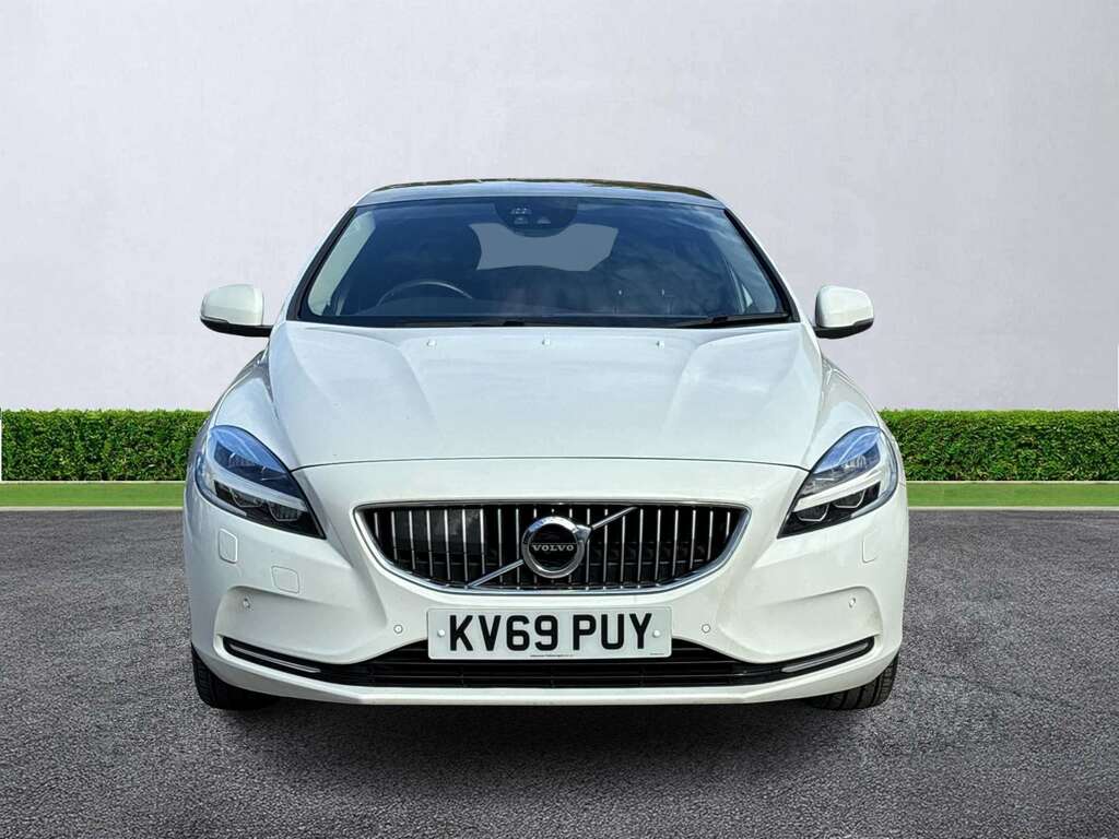 Volvo V40 T3 152 Inscription Edition Geartronic White #5