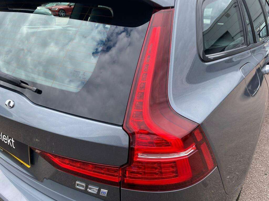 Volvo V60 2.0 D4 190 Momentum Grey #35