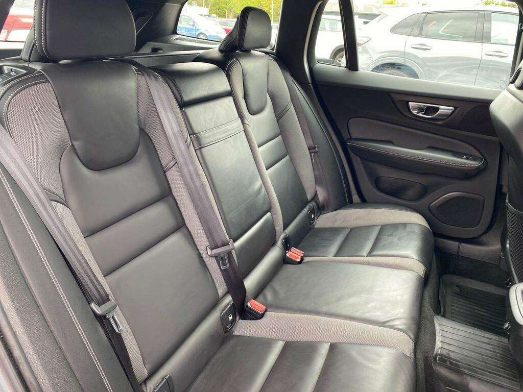 Volvo V60 2.0 D4 190 Momentum Grey #16