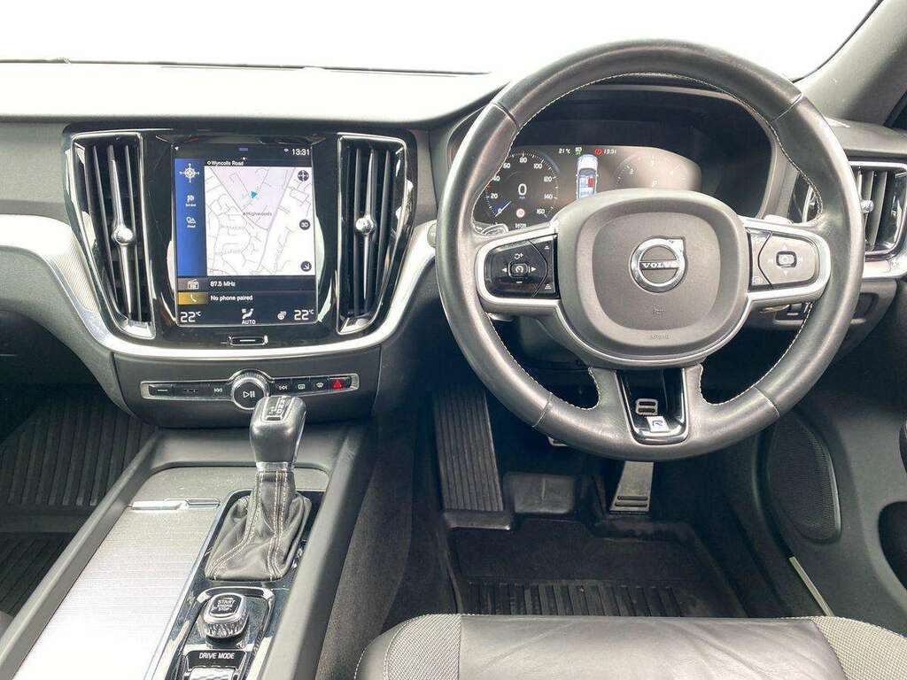 Volvo V60 2.0 D4 190 Momentum Grey #9