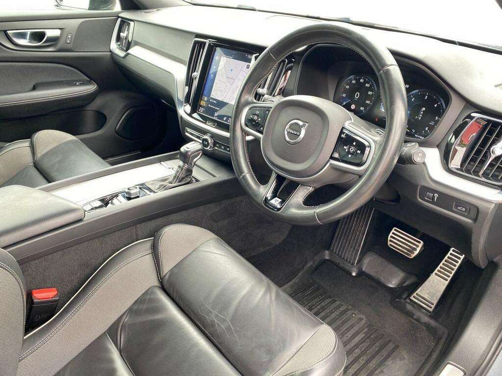 Volvo V60 2.0 D4 190 Momentum Grey #15