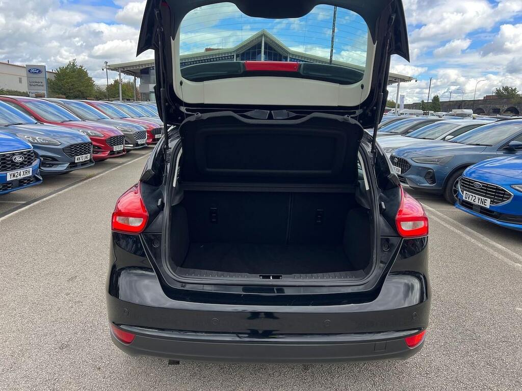 Ford Focus Focus 2.0 Ecoboost S6 St-2 6Spd 250Ps Black #17