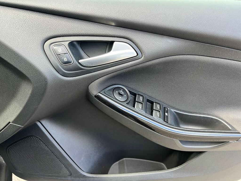 Ford Focus Focus 2.0 Ecoboost S6 St-2 6Spd 250Ps Black #30