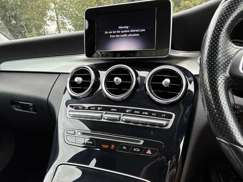 Mercedes-Benz C Class C220 Bluetec Sport White #11
