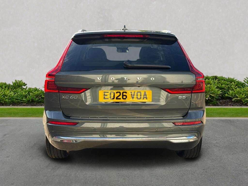 Volvo XC60 2.0 B5p Ultra Dark Awd Geartronic #4