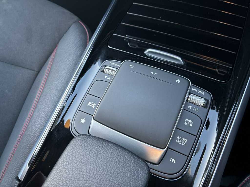 Mercedes-Benz GLB Class Glb 200 Amg Line 7G-tronic Grey #12
