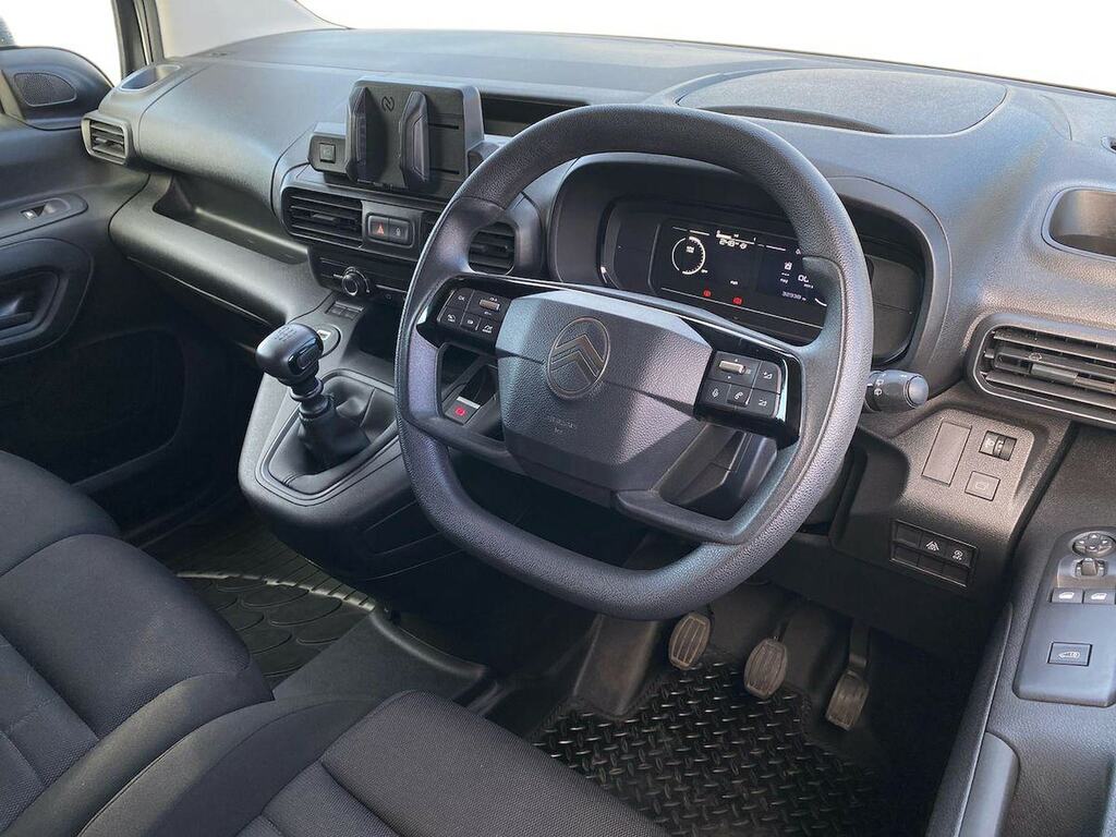 Citroen Berlingo Driver White #19