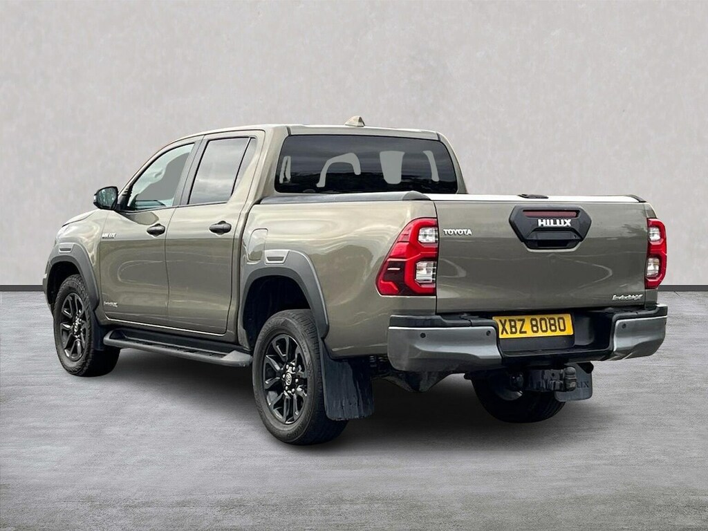 Toyota HILUX Invincible Dcab Pick Up 2.8 D-4d #2