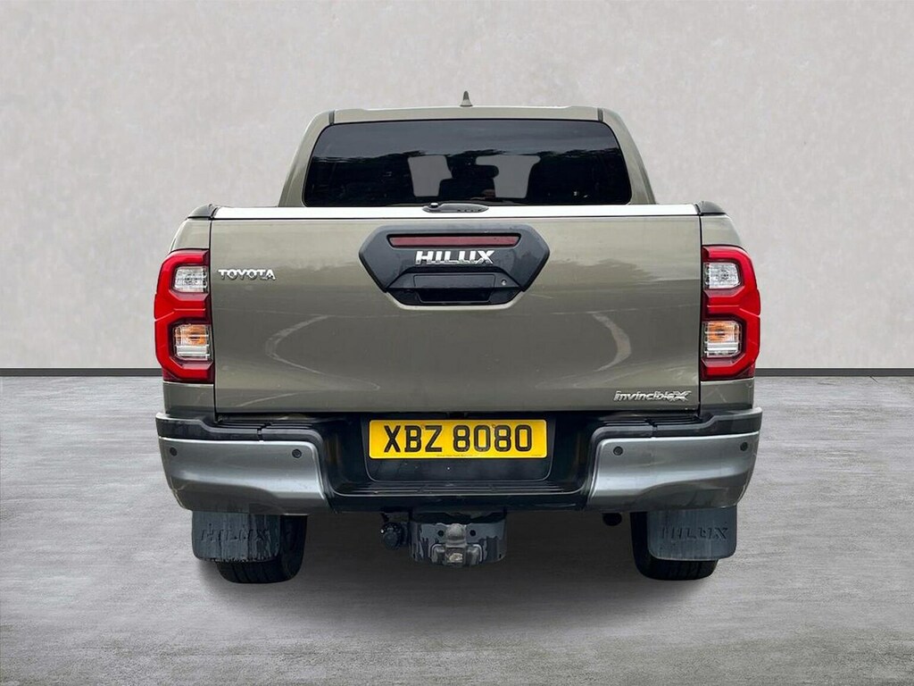 Toyota HILUX Invincible Dcab Pick Up 2.8 D-4d #4