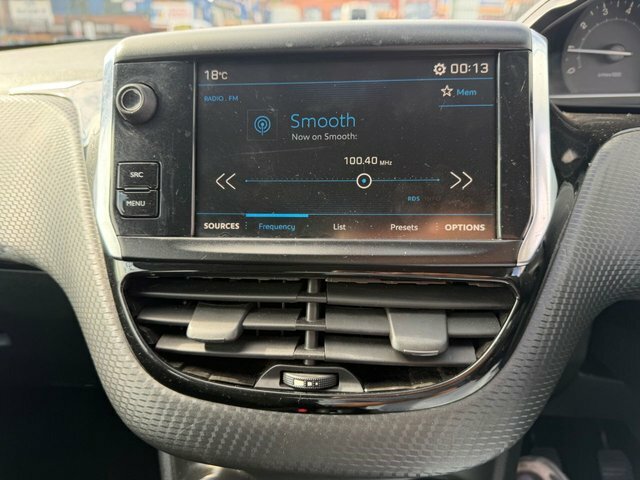 Peugeot 208 1.2 Puretech Tech Edition  #9