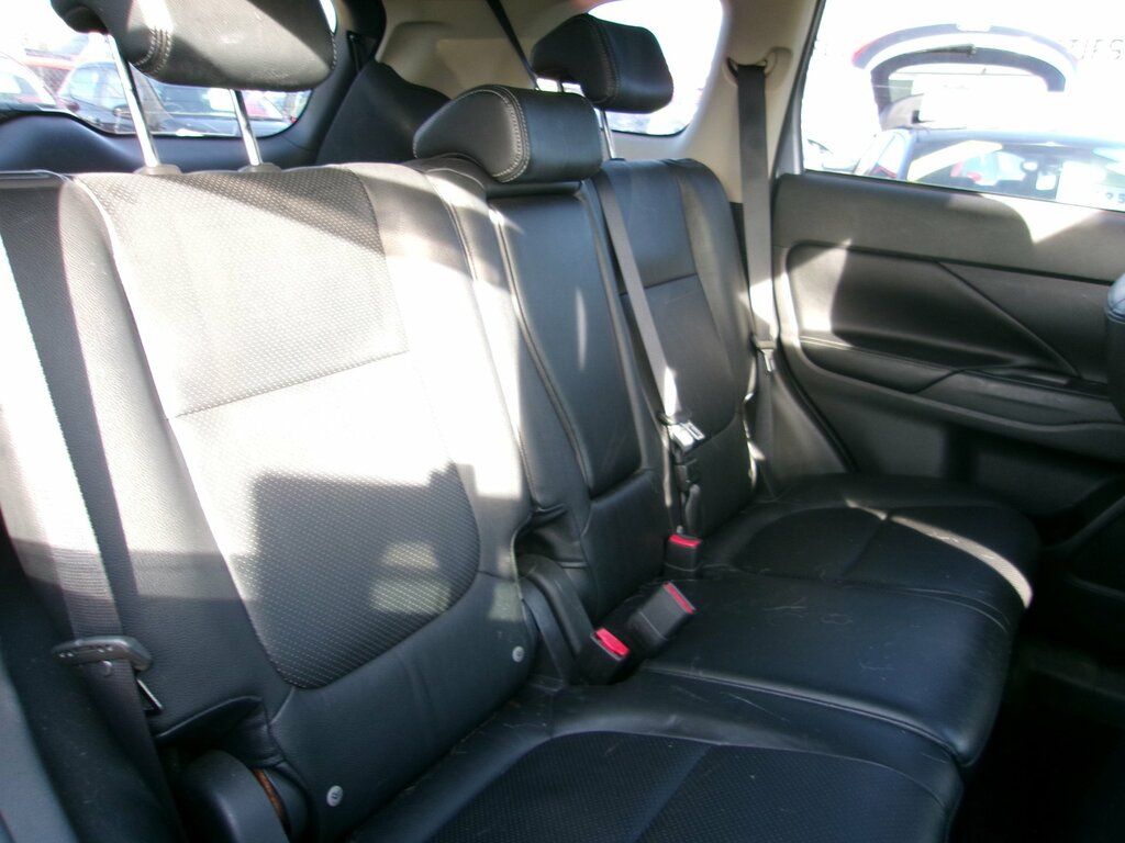 Mitsubishi Outlander Red #9