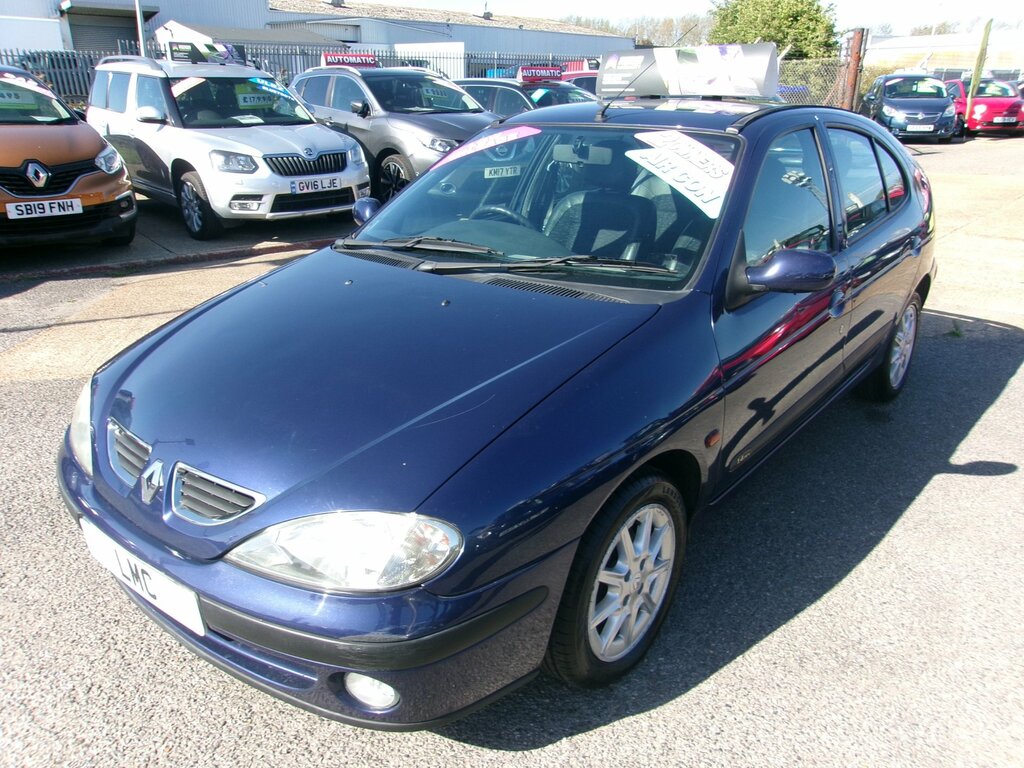 Renault Megane 1.4 16V Fidji Hatchback 95 Bhp Blue #3