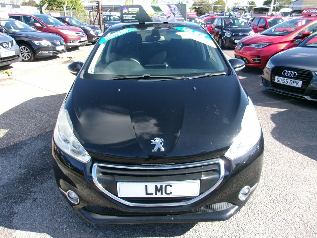 Peugeot 208 1.2 Vti Puretech Allure Hatchback Manua Black #2