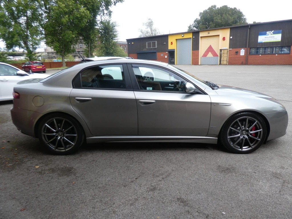Alfa Romeo 159 1.75 Tbi 200 Ti Turismo Internazionale Saloo  #4