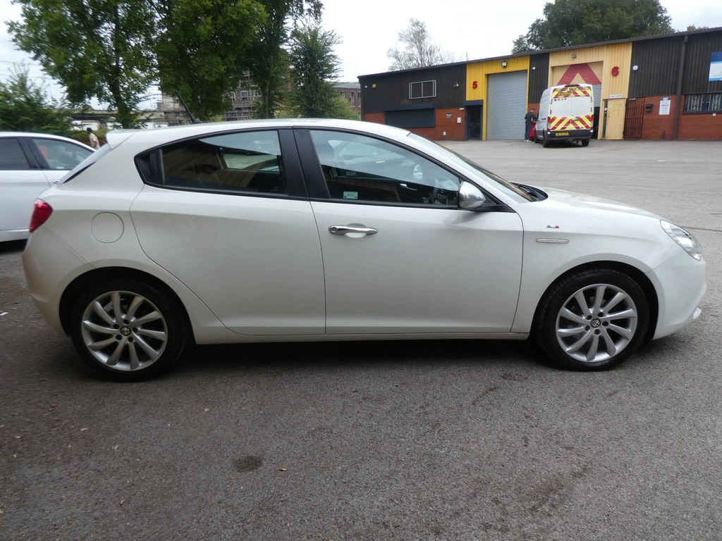 Alfa Romeo Giulietta 1.6 Jtdm-2 105 Progression Start Stop Hatchb #4