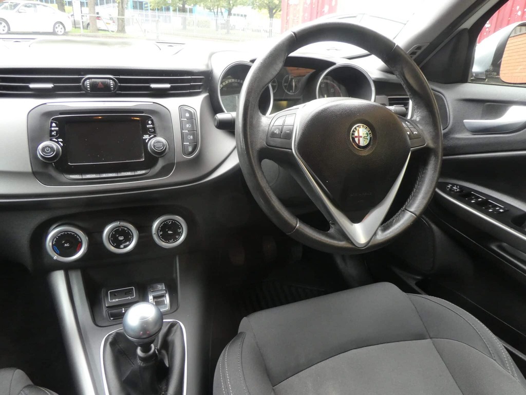 Alfa Romeo Giulietta White #14