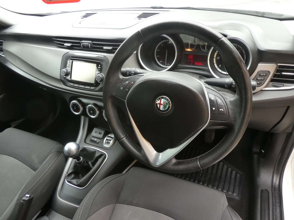 Alfa Romeo Giulietta White #13