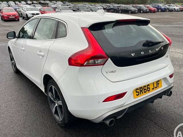 Volvo V40 T2 R-design Hatchback White #2
