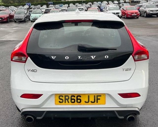 Volvo V40 T2 R-design Hatchback White #6