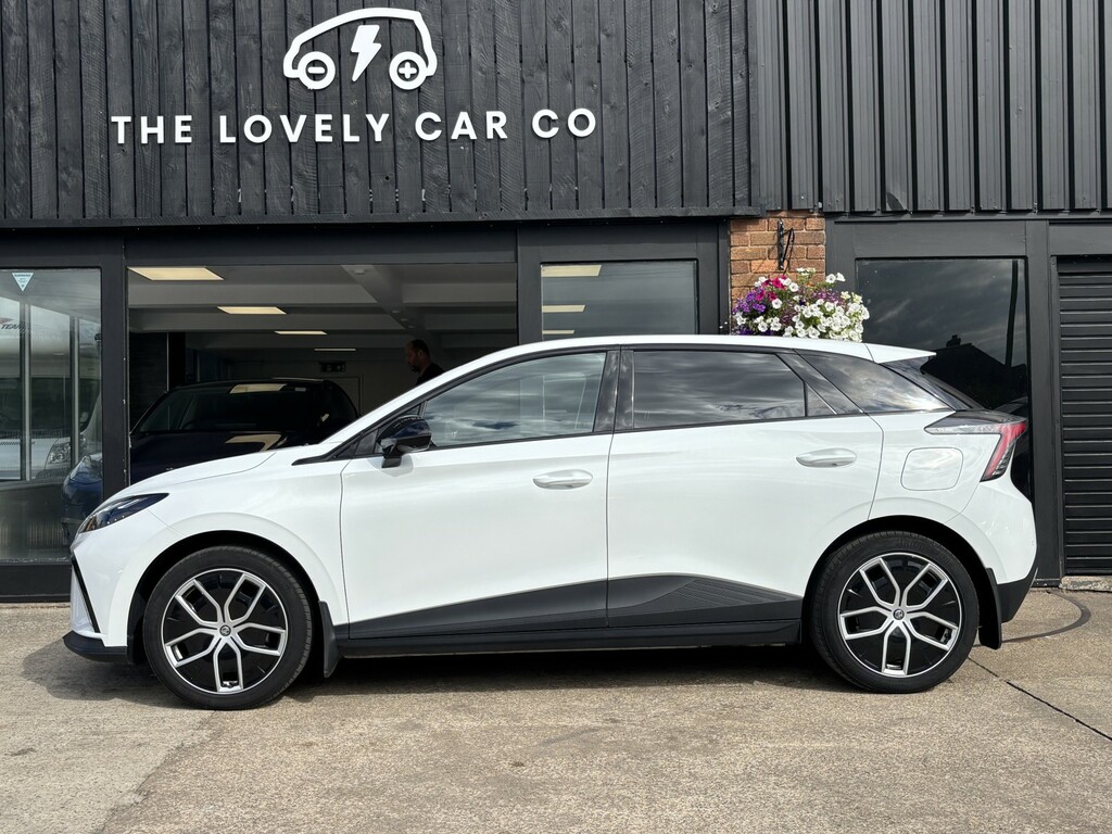 MG MG4 Hatchback 64Kwh Trophy Long Range 202424 White #4