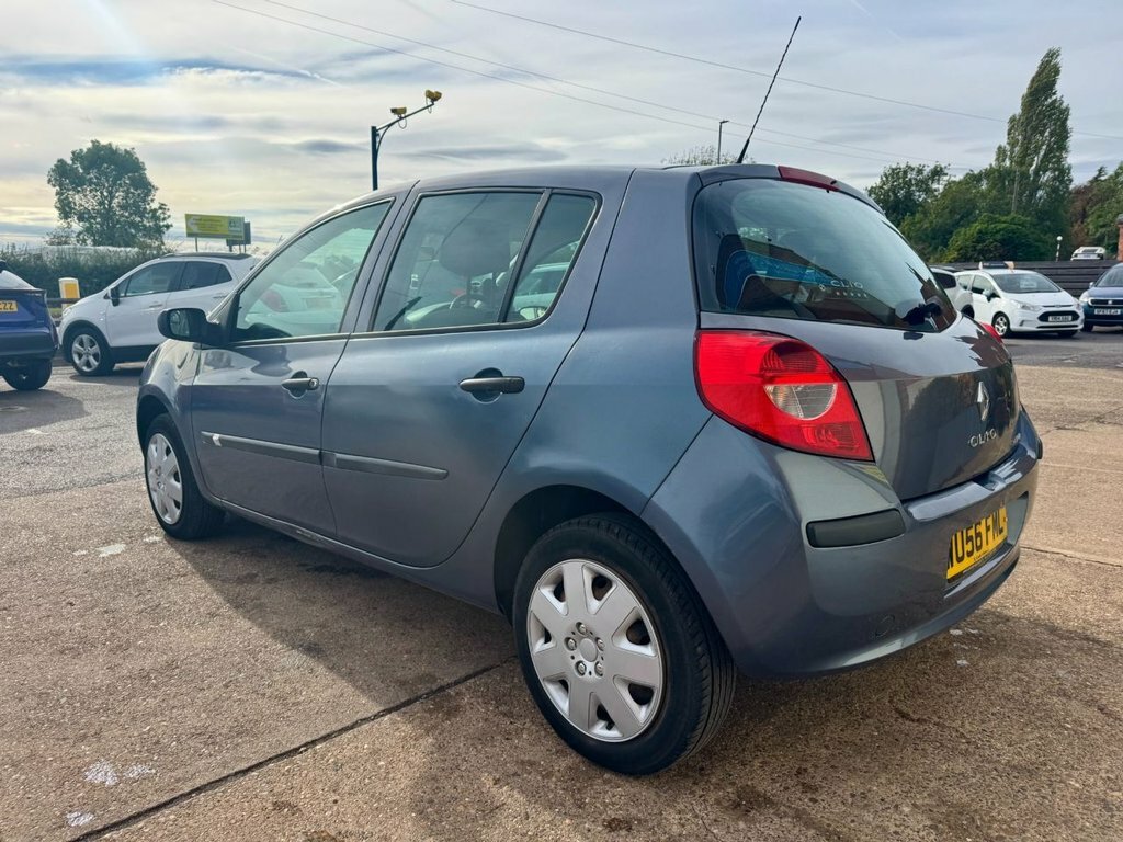 Renault Clio Dynamique 16V Black #11