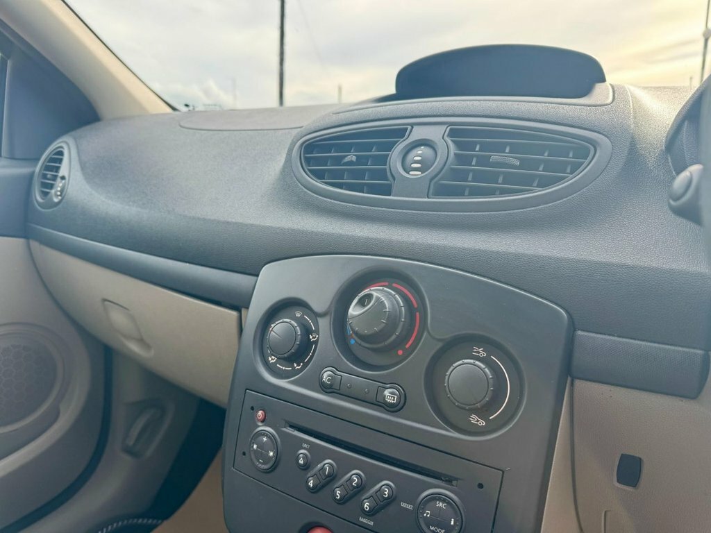Renault Clio Dynamique 16V Black #29