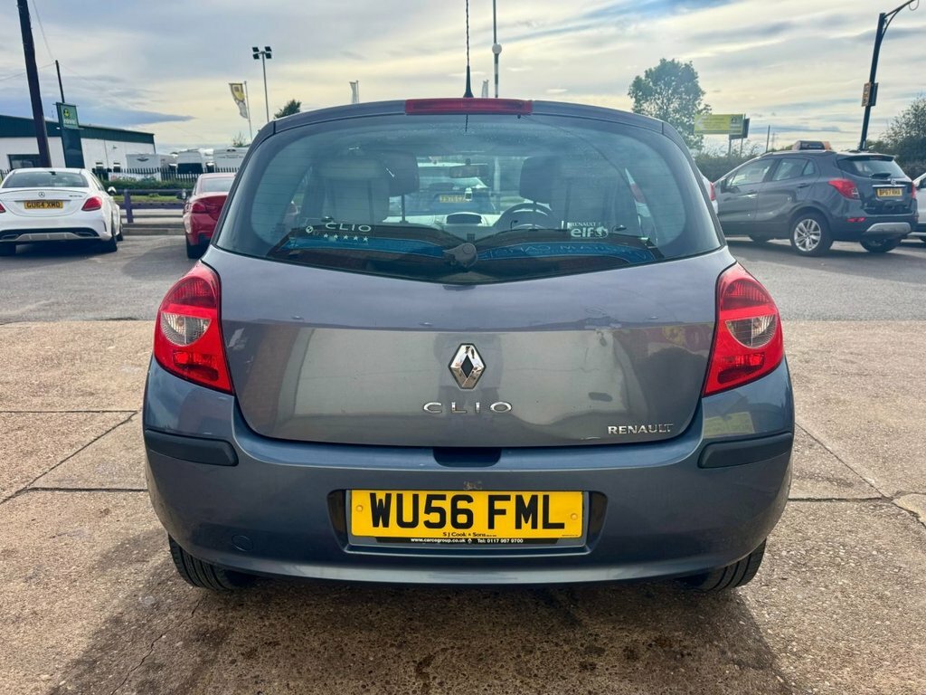 Renault Clio Dynamique 16V Black #10