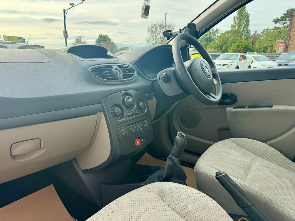 Renault Clio Dynamique 16V Black #15