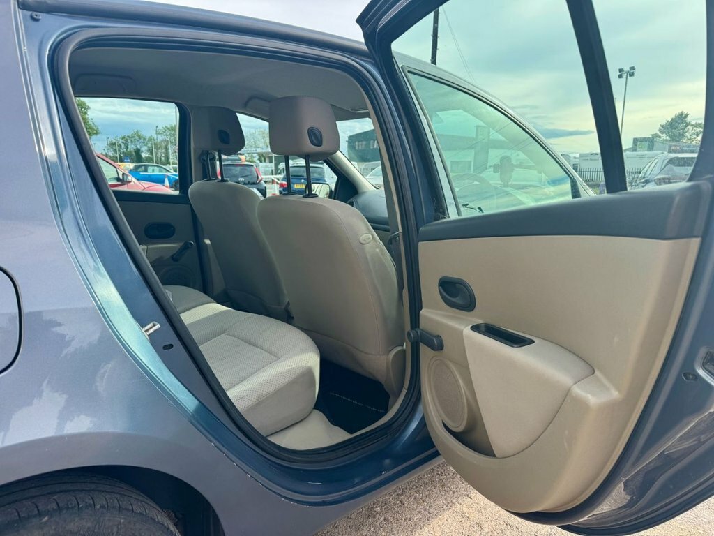 Renault Clio Dynamique 16V Black #20