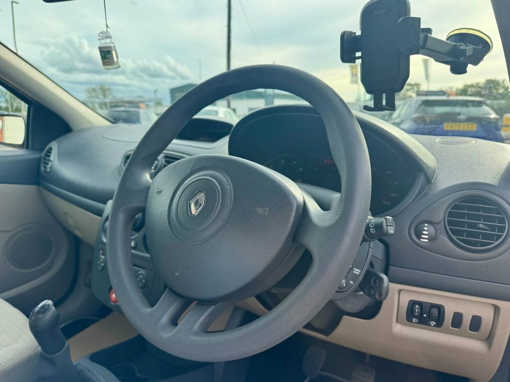 Renault Clio Dynamique 16V Black #35