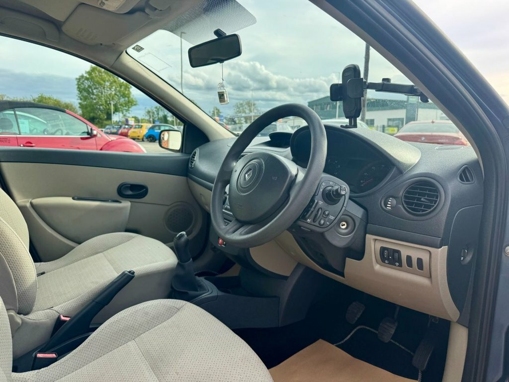 Renault Clio Dynamique 16V Black #24