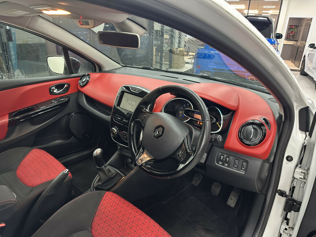 Renault Clio 1.5 Dci Dynamique Medianav MX14WKV White #3