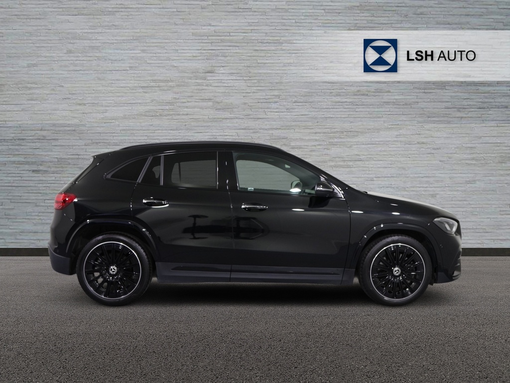 Mercedes-Benz GLA Class Gla 220D 4Matic Amg Line Premium Plus KM75PVP Black #2
