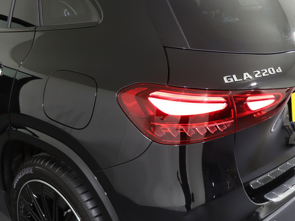 Mercedes-Benz GLA Class Gla 220D 4Matic Amg Line Premium Plus KM75PVP Black #6