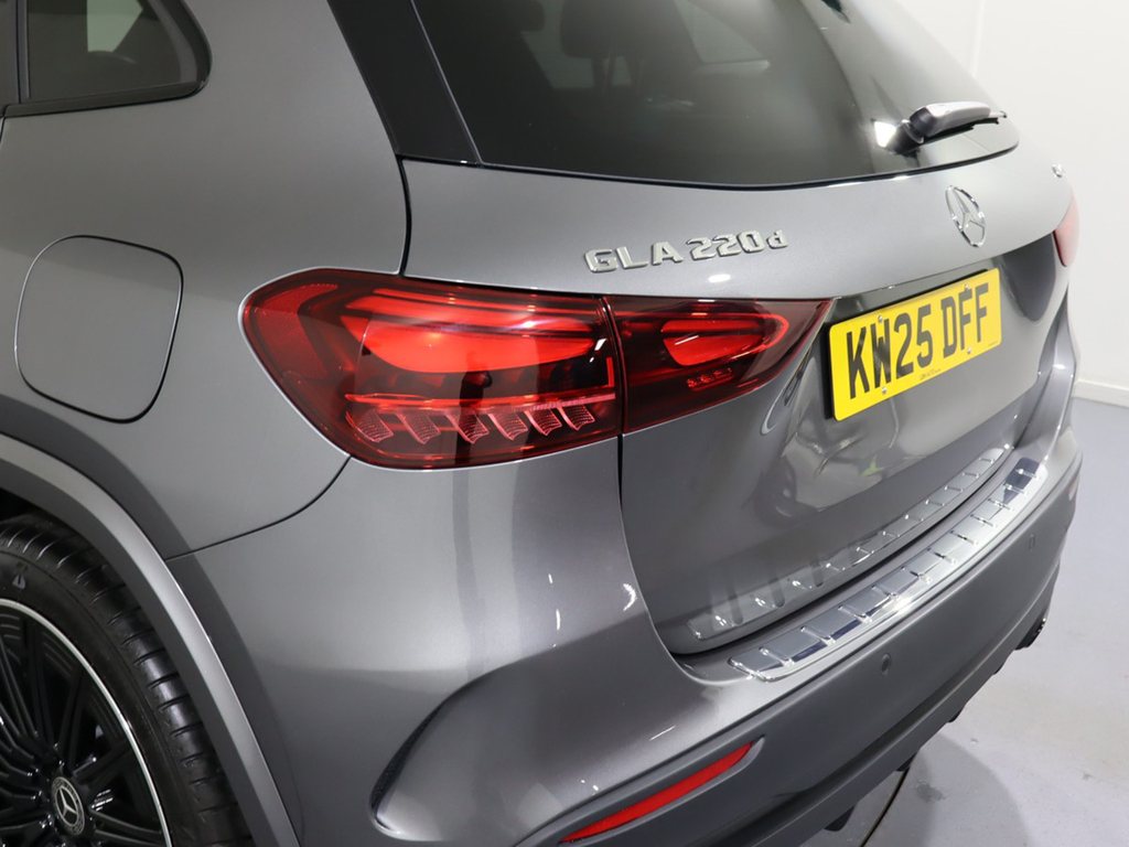 Mercedes-Benz GLA Class Gla 220D 4Matic Amg Line Premium Plus KW25DFF Grey #6