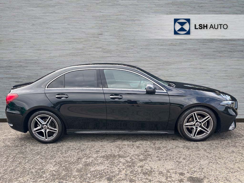 Mercedes-Benz A Class A200 Amg Line Executive Black #2