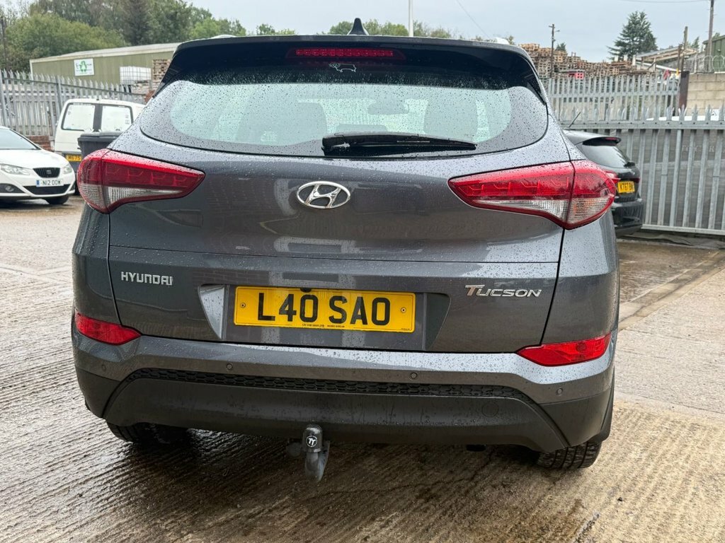 Hyundai Tucson Crdi Se Nav Blue Drive White #8
