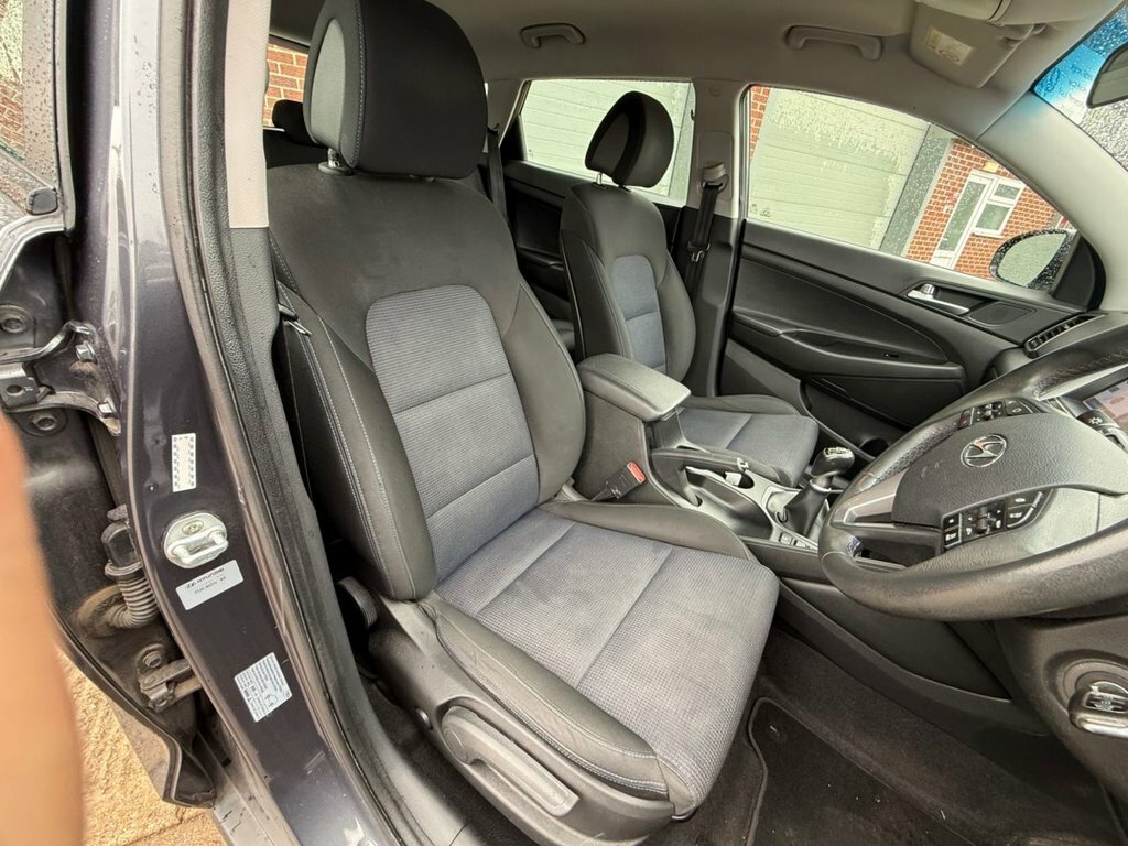 Hyundai Tucson Crdi Se Nav Blue Drive White #17