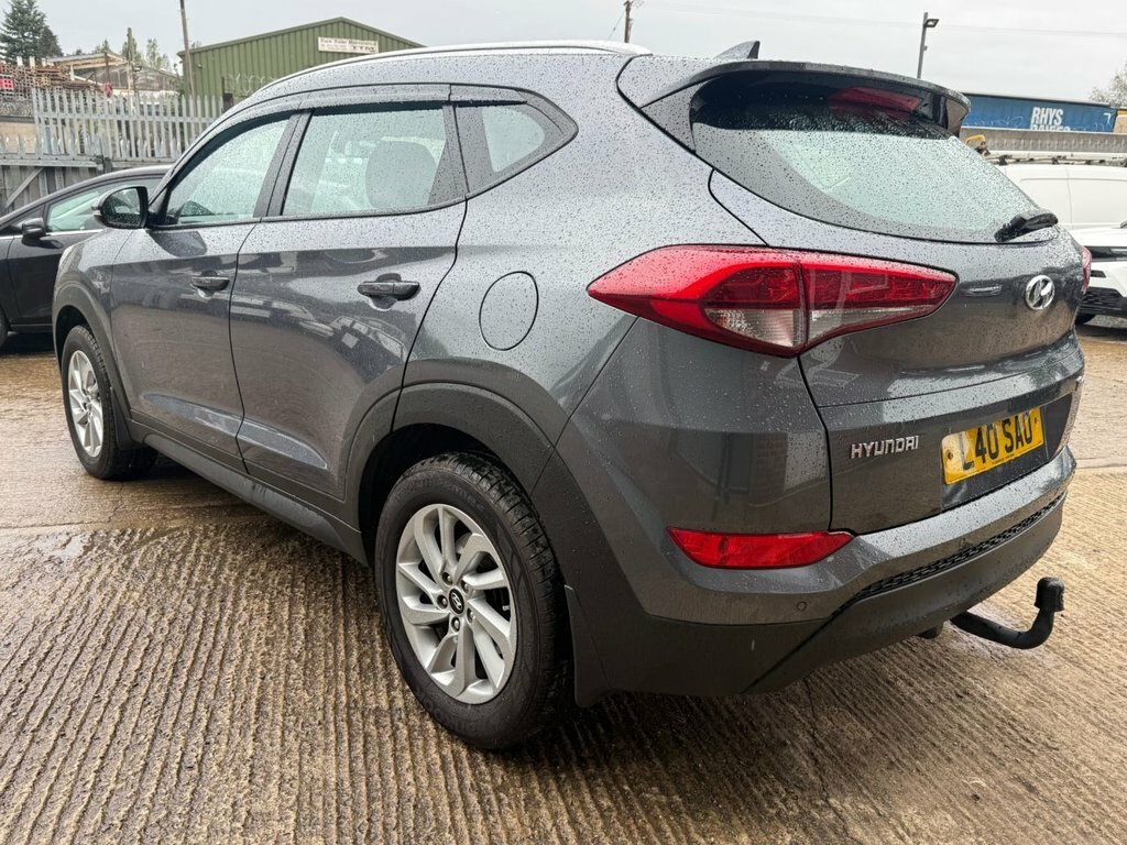 Hyundai Tucson Crdi Se Nav Blue Drive White #9