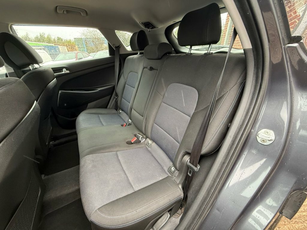Hyundai Tucson Crdi Se Nav Blue Drive White #19