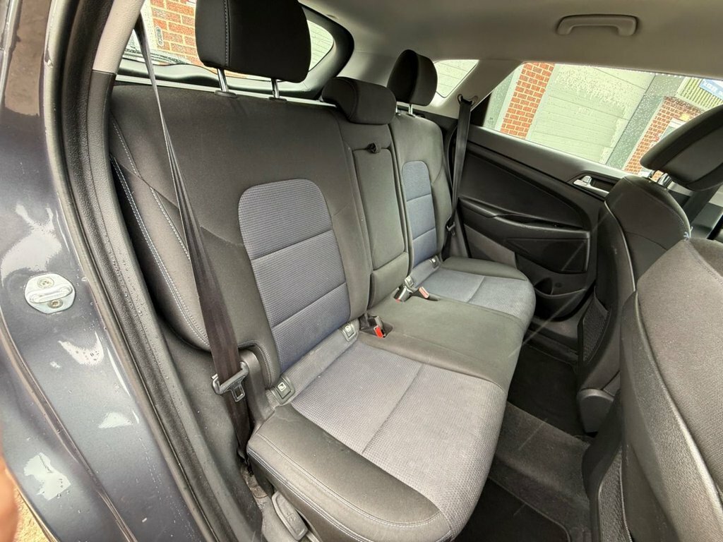 Hyundai Tucson Crdi Se Nav Blue Drive White #18