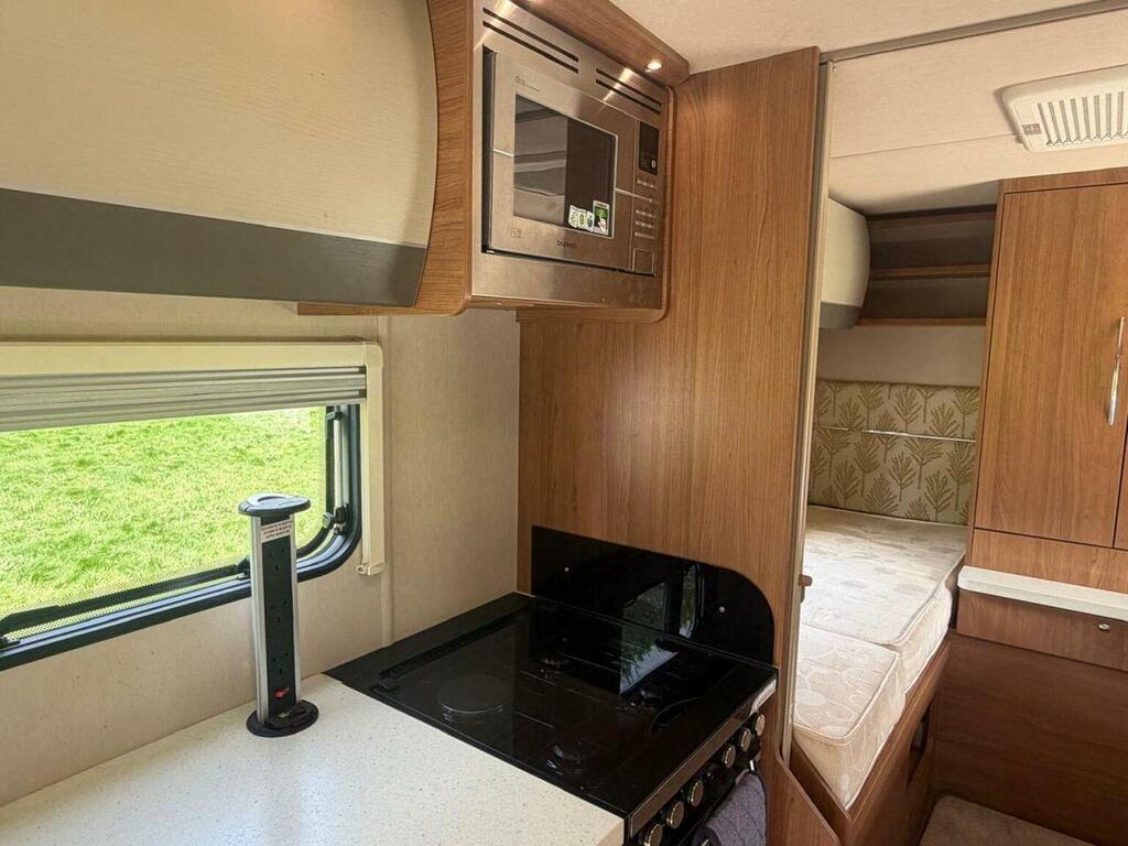 Fiat Ducato 747 Roller Team White #19