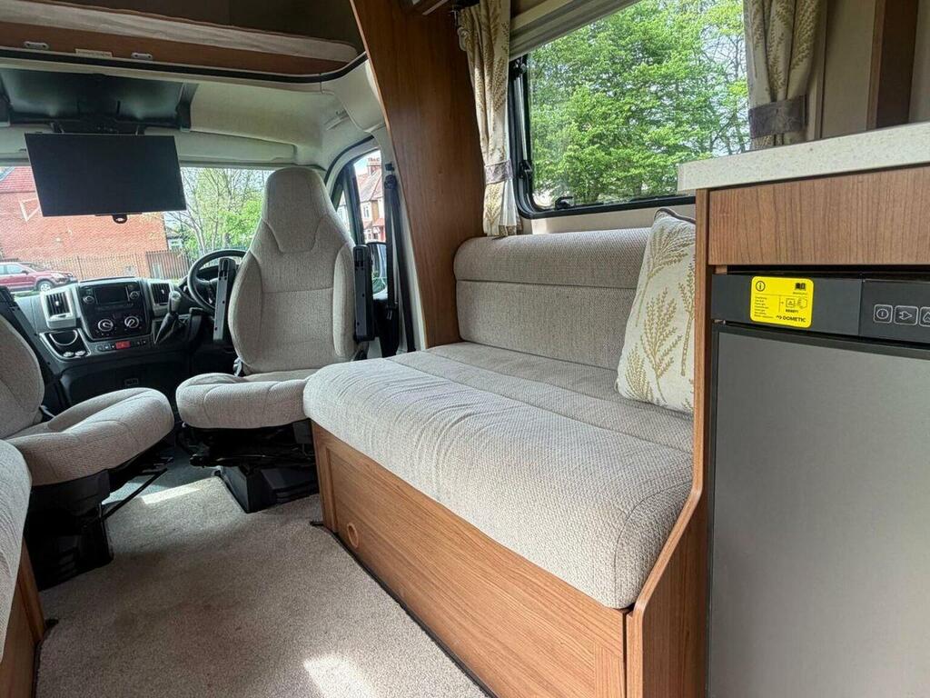Fiat Ducato 747 Roller Team White #25