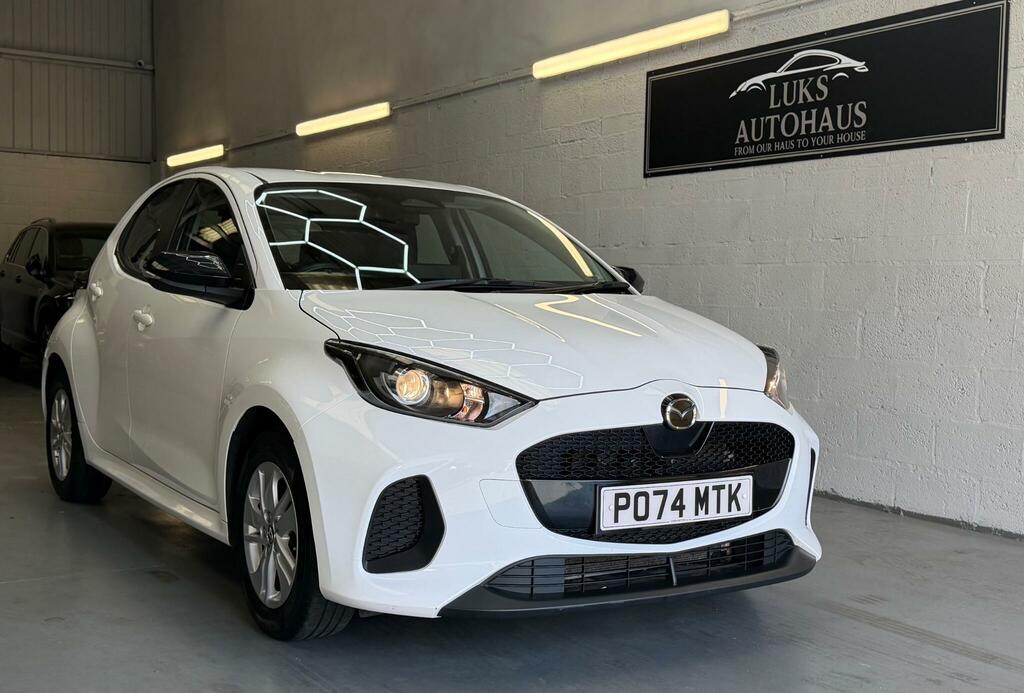 Mazda 2 Centre-line White #5